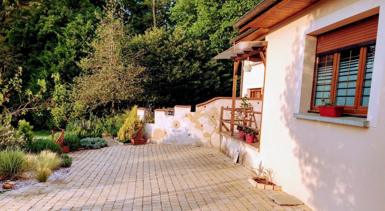 Chambre d'hôtes Figues et Noix Orchamps Exterior foto